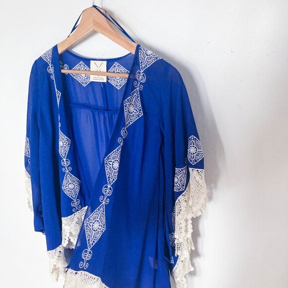 Blue and White Lace Kimono styled Tunic - Picture 12 of 16